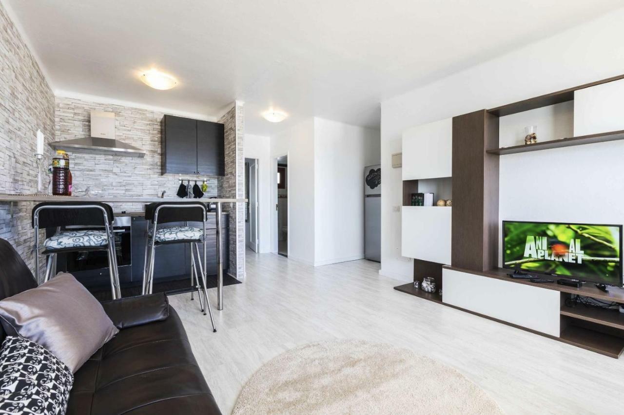 Vivienda Vacacional La Dolce Vita Tías Exteriör bild